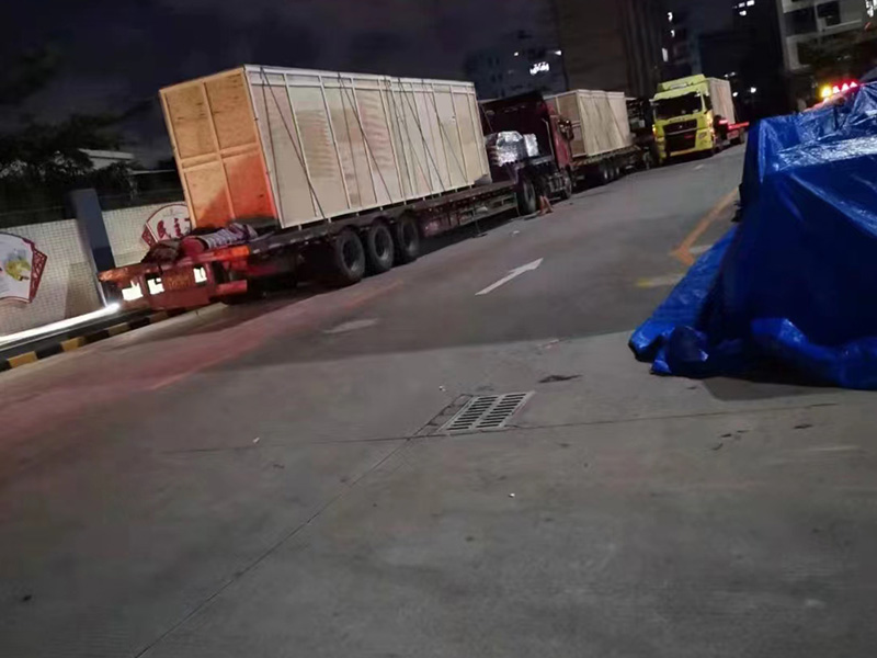 深圳公明(ming)某公司打包裝(zhuāng)車現場