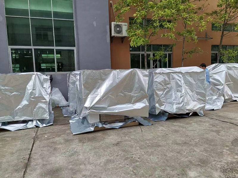 深圳福(fú)永自動化(hua)設備出口(kǒu)真空包裝(zhuang)